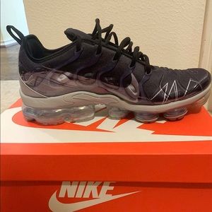 Men’s Nike vapormax plus